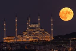 مشاهده دو ابر ماه طی ماه آگوست 2023 در استرالیا