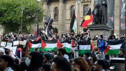 راهپیمایی حامیان فلسطین در بیرون کتابخانه دولتی ملبورن