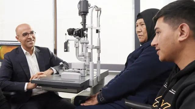 تلاش متخصص چشم ایرانی تبار برای درمان اختلالات بینایی پناهندگان 