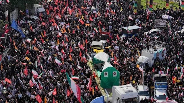خروج اضطراری گروهی از شهروندان استرالیایی از ایران