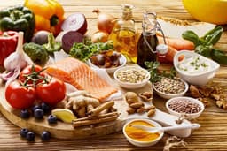 چگونه رژیم مدیترانه‌ای از مغز در برابر پیری و آلزایمر محافظت می‌کند