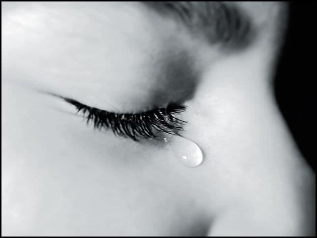 گریه برای سلامتی مفید است