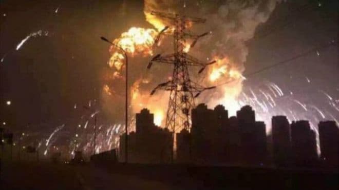 انفجار محموله صنعتی در چین ۱۷ کشته و صدها مجروح برجای گذاشت