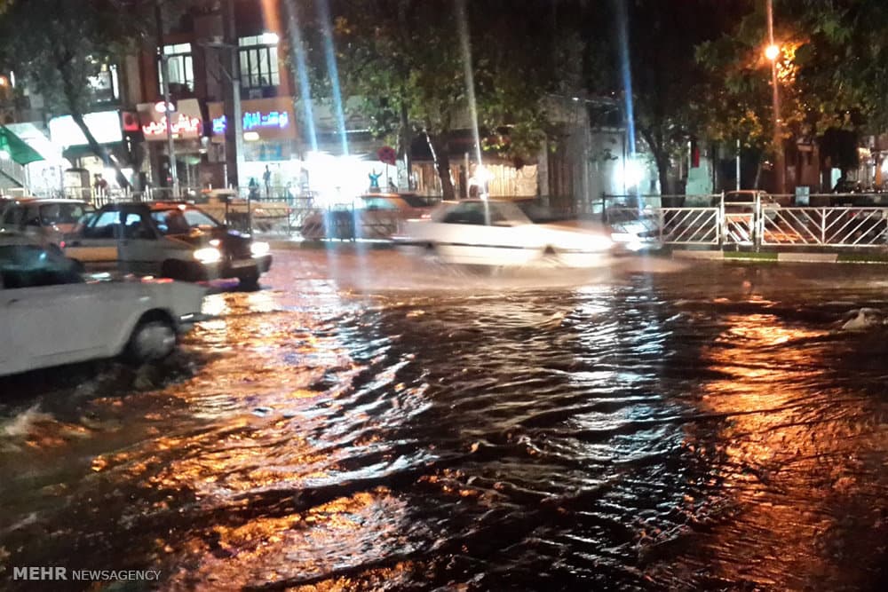 سیلاب در ایران  جان 11 تن را گرفت