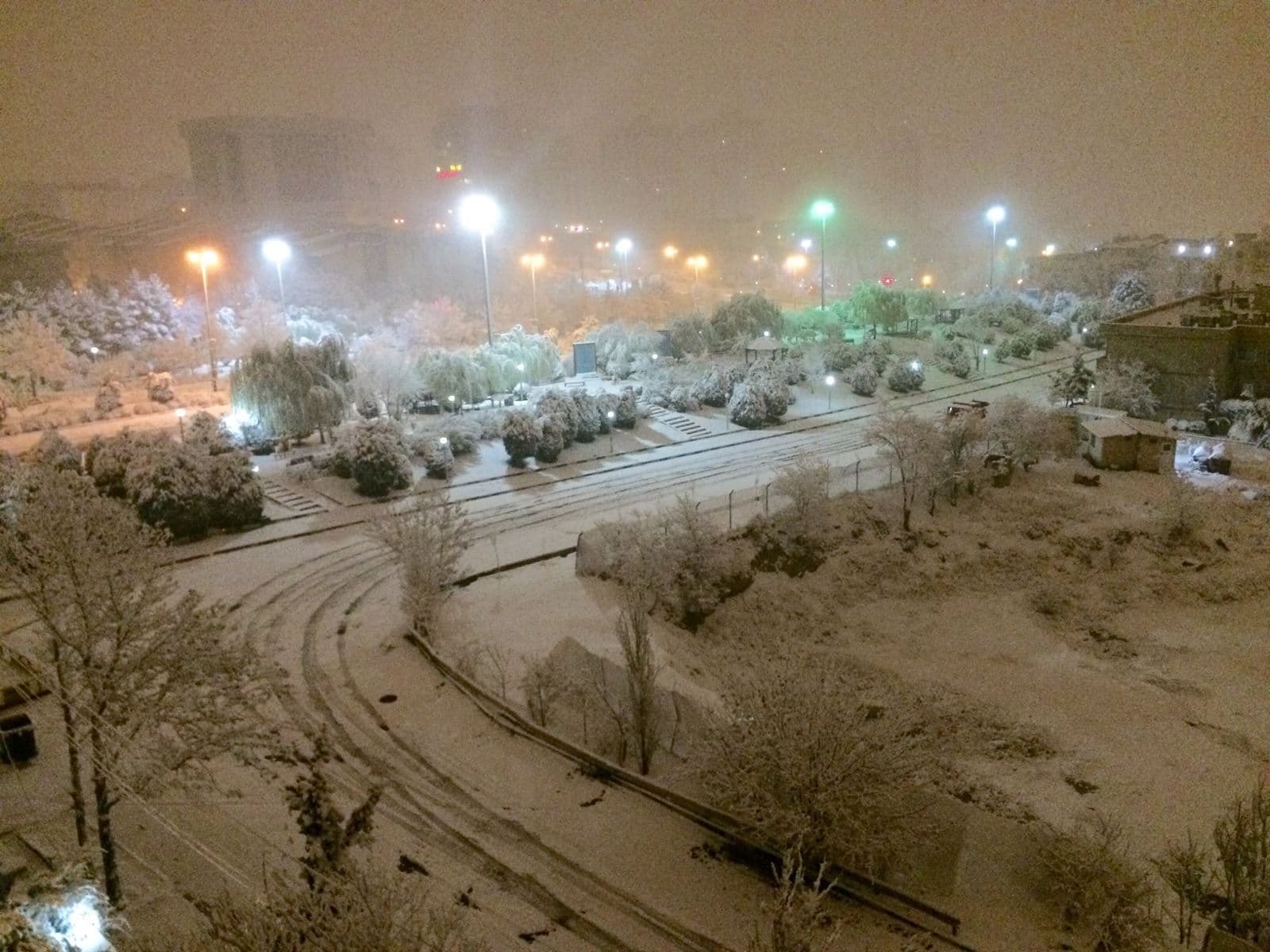 عکسهای اولین برف پائیزی در تهران ...................