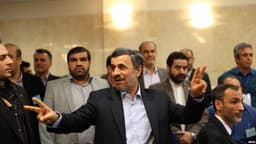 احمدی نژاد کاندید ریاست جمهوری ایران شد