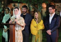 مراسم اهدای جوایز ششمین جشنواره فیلمهای ایرانی استرالیا در باغ سفارت استرالیا در تهران برگزار شد.