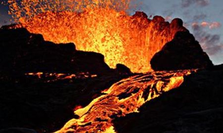 گزارش تصویری از فوران آتشفشان Furnace فرانسه