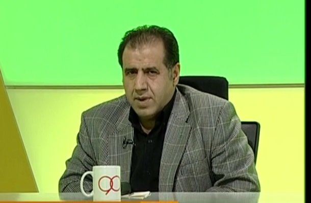 دربی طوفانی پرسپولیس و استقلال حال و هوای علی خسروی را هم طوفانی کرد..فوتبال را به اهلش بسپارید دربی طوفانی پرسپولیس و استقلال حال و هوای علی خسروی را هم طوفانی کرد..فوتبال را به اهلش بسپارید