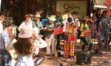 ملبورن ...استرالیا / جشنواره  (Hurstbridge Wattle Festival )  27/8/2017