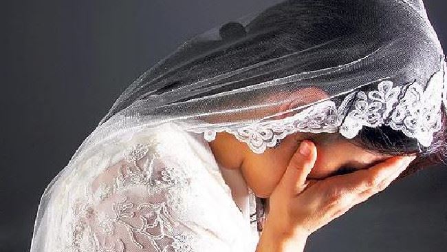 نکاتی در مورد ازدواج های زودهنگام،سنتی و اجباری در استرالیا "این برنامه به درخواست شهرداری داربین و انجمن زنان مسلمان از رادیو نشاط استرالیا تهیه شده است". رادیو نشاط ..مهشید باب زرتابی،رضا سمامی نکاتی در مورد ازدواج های زودهنگام،سنتی و اجباری در استرالیا "این برنامه به درخواست شهرداری داربین و انجمن زنان مسلمان از رادیو نشاط استرالیا تهیه شده است". رادیو نشاط ..مهشید باب زرتابی،رضا سمامی