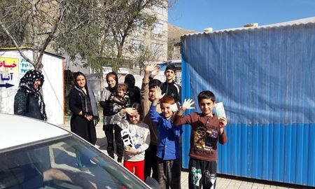 گزارش تصویری از حضور "سمیه نجفی" خبرنگار رادیو نشاط استرالیا (حوزه ایران) در زمان تحویل سال نو1397 در کنار مردم خونگرم زلزله زده سرپل ذهاب