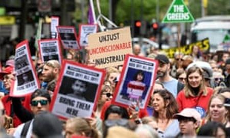 تظاهرات صدها نفر از شهروندان استرالیا در حمایت از  پناهجویان در بازداشتگاه نائورو 