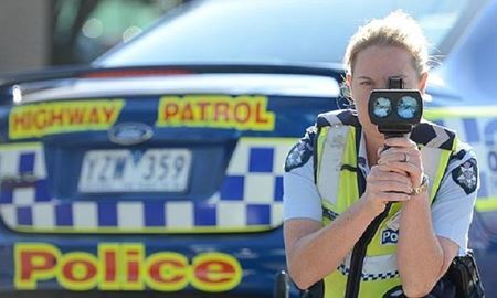 هشدار-کسر 3 امتیاز و ۴۵۷ دلار جریمه برای رعایت نکردن قوانین جدید رانندگی در استرالیا