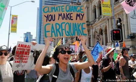  در شهرهای مختلف جهان فعالان محیط زیست خیابان‌ها را مسدود کردند