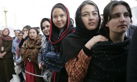 درباره حذف زنان از روند صلح افغانستان سکوت نکنید