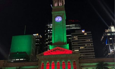 نورپردازی دیوار پارلمان استرالیا و برج شهرداری این کشور به رنگ پرچم افغانستان