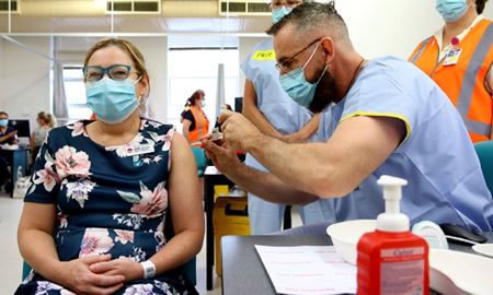میلیون‌ها نفر در استرالیا در انتظار دریافت دز دوم واکسن