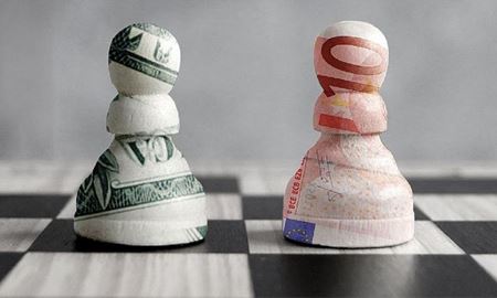 یورو همچنان در سایه دلار قدرتمند