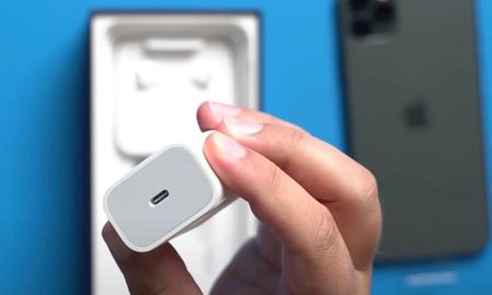 سود 6.5 میلیارد دلاری اپل با حذف شارژر و هدفون از جعبه آیفون‌ها