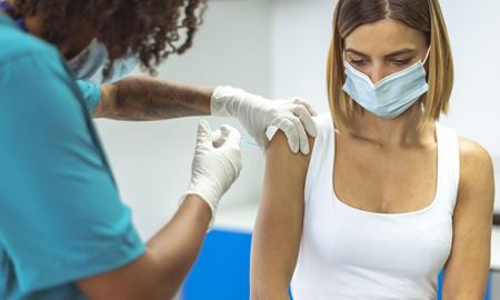 کاهش نرخ تزریق دُز سوم واکسن کووید-19 در استرالیا