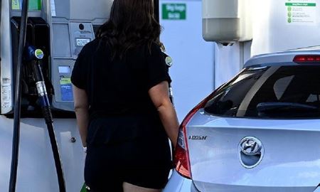 حذف تخفیف مالیات اضافی سوخت در استرالیا، قیمت‌ بنزین را افزایش می‌دهد؟