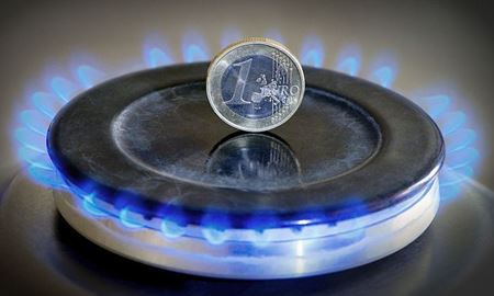 زمستانی که سخت نشد؛ کاهش قیمت گاز در اروپا از ۳۰۰ به ۳۵ یورو