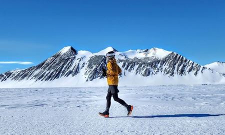 یک بانوی اهل ملبورن 1300 کیلومتر در قطب جنوب دوید