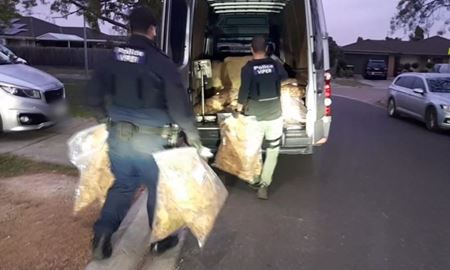 کشف بیش از 3 تن کالای دخانی قاچاق در ایالت ویکتوریا