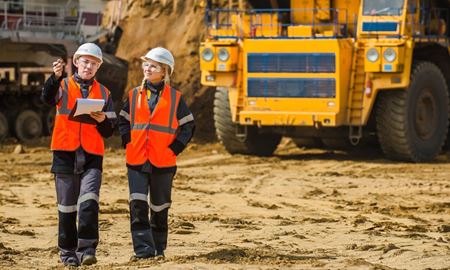اوج‌گیری تاریخی میانگین دستمزد هفتگی در استرالیا: عبور از مرز ۲۰۰۰ دلار برای نخستین بار