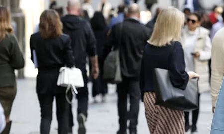 چالش‌های شغلی در استرالیا: کاهش آگهی‌های استخدام و افزایش رقابت برای افراد جویای کار