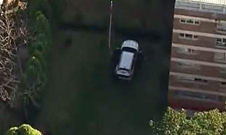 حمله خودرویی به کنسولگری روسیه در سیدنی؛ یک نفر بازداشت شد