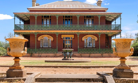 جن‌زده‌ترین و ترسناک‌ترین خانه در استرالیا، به فروش رسید!