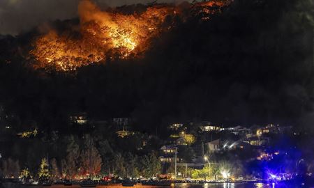 آتش‌سوزی گسترده جنگل در "سنترال کوست" ایالت نیوساوت ولز؛ بیش از 12 خانه مسکونی طعمه حریق شد