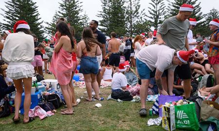 پاکسازی بیش از 20 تن زباله از ساحل کوگی سیدنی؛ پس از جشن روز کریسمس 