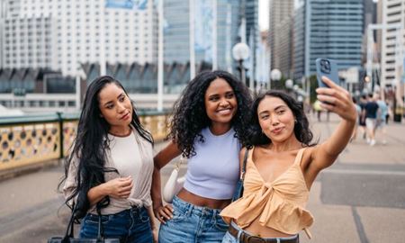 اشتراک‌گذاری برنامه سفر و سلفی در فرودگاه ؛ بهانه‌ای برای شرکت‌های بیمه جهت رد غرامت سرقت